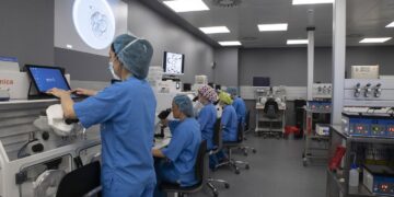 How do we prepare the in vitro fertilization laboratory?