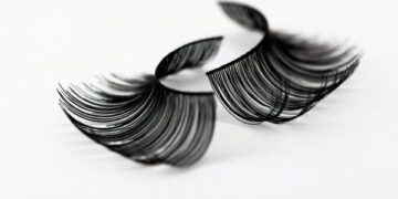 All about false eyelashes